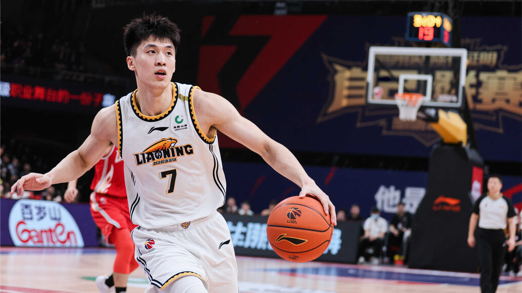 管子煜加冕MVP,北大豪取五冠王,多人入CBA选秀引热议 管子煜加冕MVP,北大豪取五冠王,多人入CBA选秀引热议